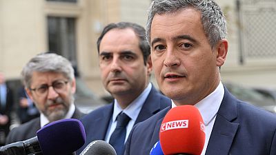 El ministro francés del Interior, Gerald Darmanin, tras la reunión sobre el refuerzo de la seguridad en los lugares de la comunidad judía, en París, el 9 de octubre de 2023