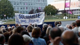 تجمع در حمایت از اسرائیل در مقابل ساختمان شورای اروپا در شهر استراسبورگ فرانسه به تاریخ نهم اکتبر ۲۰۲۳
