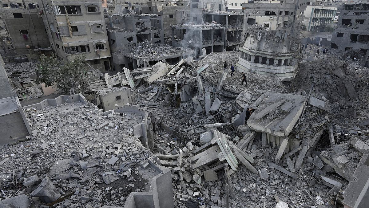 Egy lebombázott mecset Gázavárosban