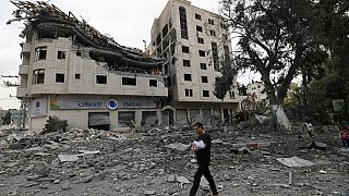 Hamas threatens hostages as Israel tightens Gaza siege