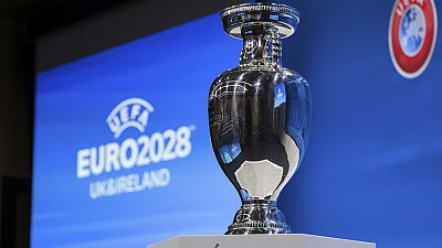 Az EB-trófea az UEFA székházában