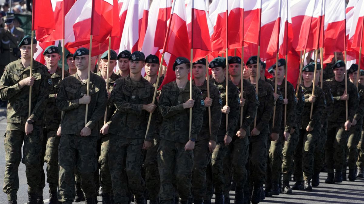 Membros da Tropa Voluntária de Defesa no dia da Armada