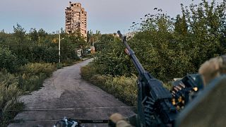 نیروهای اوکراینی در دفاع مقابل نیروهای روسیه در شهر آودیئیفکا در ماه اوت سال جاری میلادی