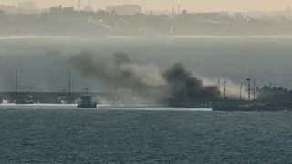 إسرائيل تقصف ميناء غزة.