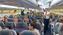 Portugueses a bordo do voo de repatriamento do Chipre para Portugal