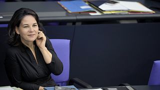 Annalena Baerbock német külügyminiszter a Bundestagban