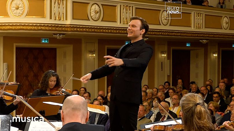 weißrussische Dirigent Vitali Alekseenok hat ein kühnes Konzept gewählt