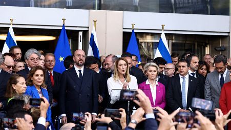 Церемония памяти жертв нападения ХАМАС в Брюсселе у здания Европарламента