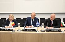 Ο Νίκος Δένδιας με τον υπουργό ‘Αμυνας της Βουλγαρίας και την υφυπουργό Εθνικής Αμυνας της Ρουμανίας 