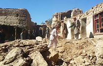 Afganistan'da 2015'teki bir deprem sonrasında kurtarma çalışmaları (arşiv)