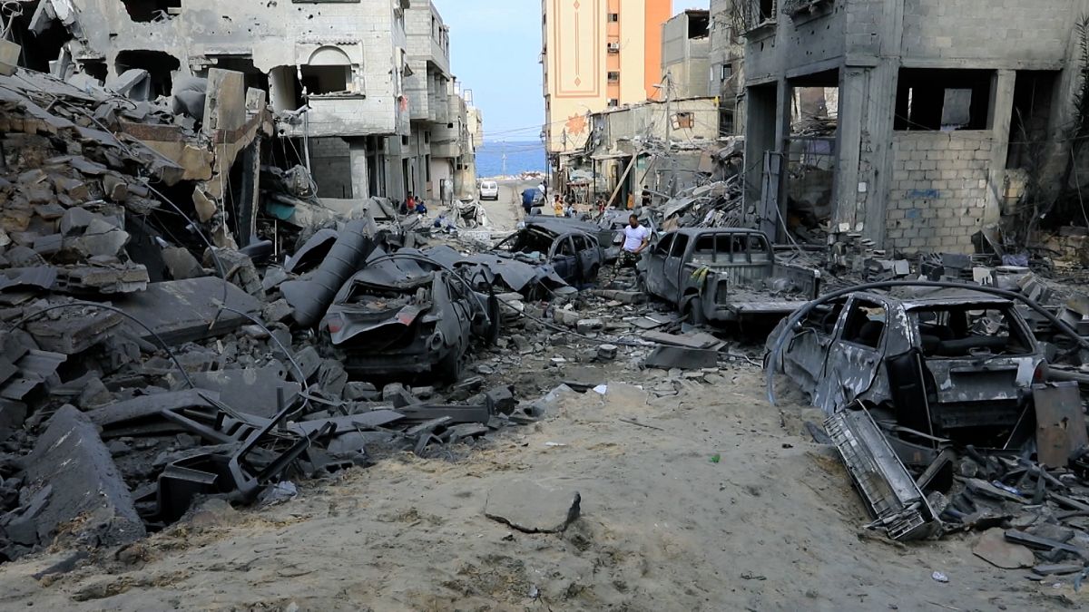 I danni provocati dai bombardamenti israeliani su Gaza