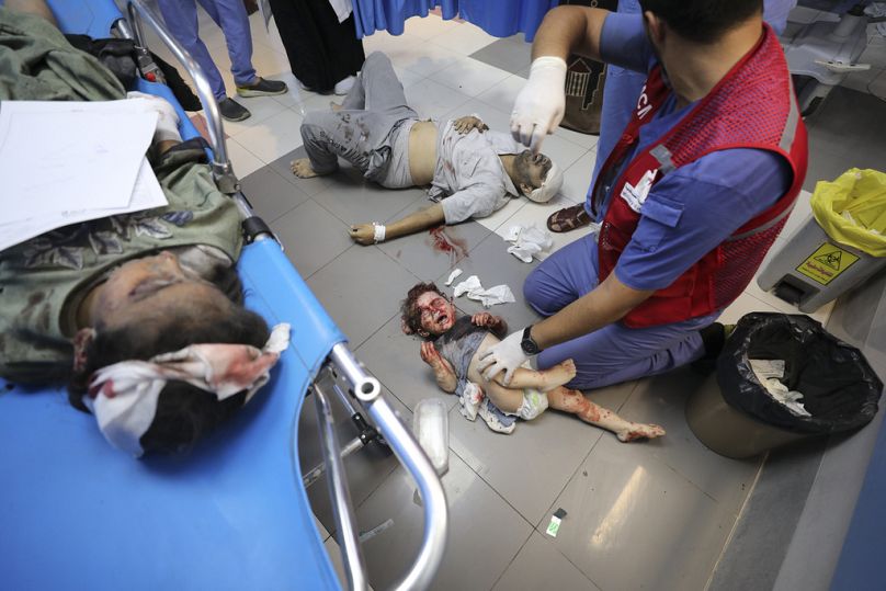 Sebesültek ellátása a Gázai övezetben