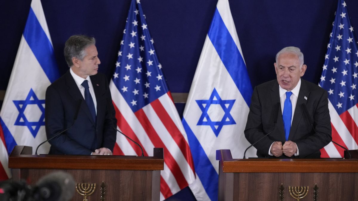 Antony Blinken y Benjamín Netanyahu comparecen juntos en octubre de 2023.