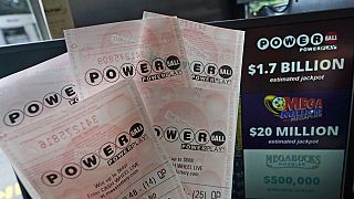 Una persona gana 1 730 millones de dólares en la lotería en California, Estados Unidos.