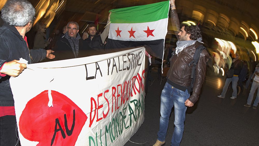 Franciaország betiltja a palesztin-párti tüntetéseket és letartóztatja a szervezőit