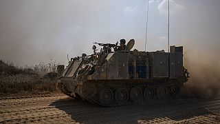Ein israelischer Panzer in der Nähe des Gazastreifens