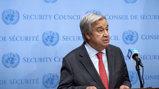  Генералният секретар на Организация на обединените нации Антонио Гутериш приказва за обстановката в Израел и Газа по време на брифинг за вести в централата на Организация на обединените нации петък, 13 октомври 2023 година 