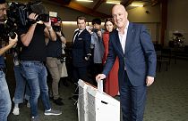 Az új-zélandi Nemzeti Párt vezetője, Christopher Luxon az aucklandi Eastview Baptist Church-ben adta le szavazatát 2023. október 2-án.