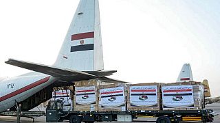 Egypt: Volunteers collect humanitarian aid to channel to Gaza