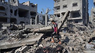 مربع سكني في غزة دمره القصف الإسرائيلي بالكامل