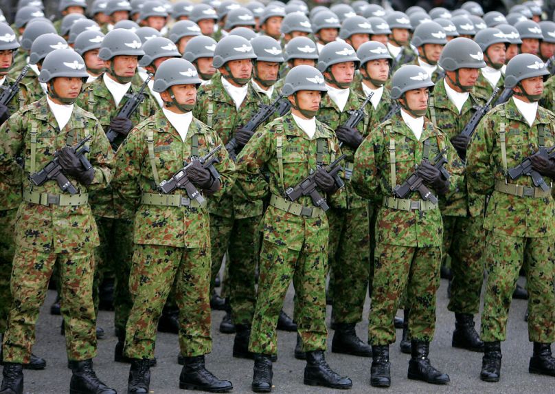 Japon Öz Savunma Kuvvetleri'ne mensup askerler