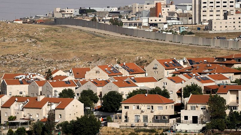 شهرک‌سازی اسرائیل در کنار حصار جنجالی با کرانه باختری