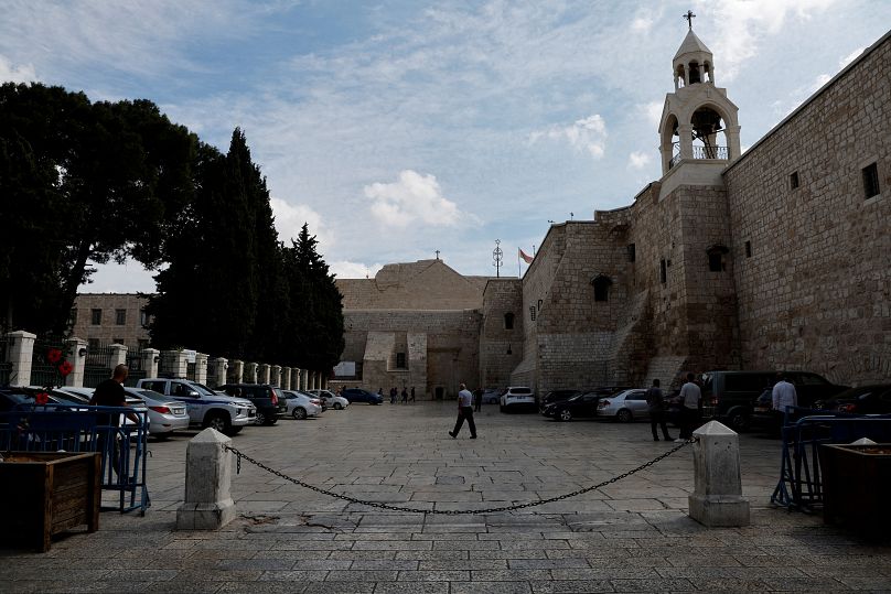 La zona desierta fuera de la Iglesia de la Natividad en Belén, mientras el conflicto causa estragos en todo el sector turístico, en la Ribera Occidental ocupada por Israel.