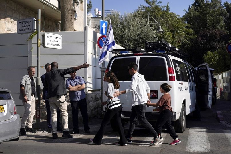 Antony Blinkenre vár a konvoj Jeruzsálemben az izraeli államfővel tervezett találkozója előtt október 16-án