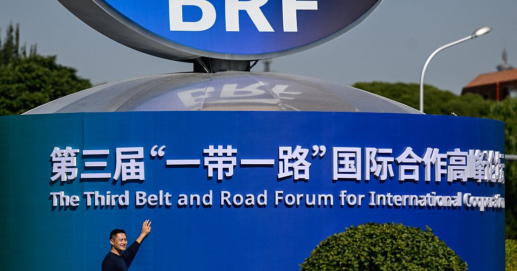 China Showcases Belt and Road Initiative at New Silk Roads Forum