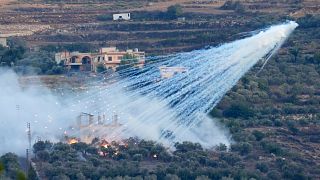 Artilharia israelita atinge Al-Bustan, aldeia libanesa próxima da fronteira