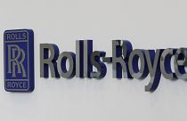 Ein Rolls-Royce-Logo ist in der Rolls-Royce Crosspointe Produktions- und Forschungseinrichtung in Prince George, Virginia, zu sehen.