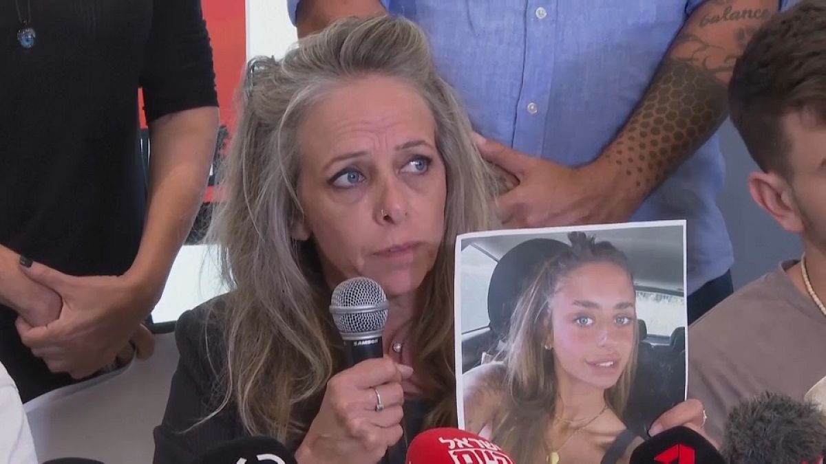 أكدت والدة الرهينة الفرنسية الإسرائيلية ميا شيم الثلاثاء أن ابنتها كانت في حفلة وخطفتها حماس منها، ونُقلت إلى غزة.  