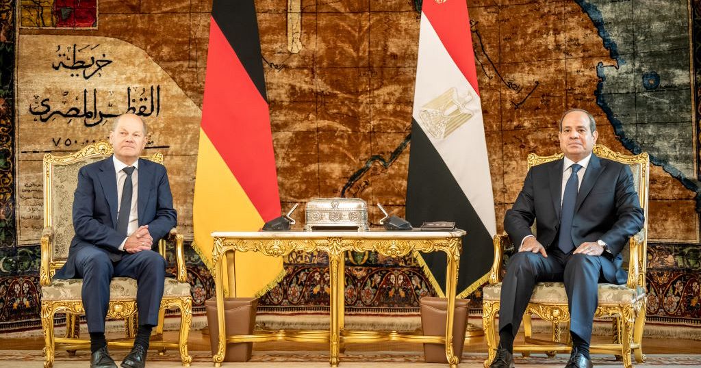 Egypt’s Sisi rejects Gaza refugee influx, blames Israel for aid block