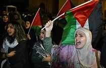 Lübnan'daki protestolarda Filistin bayrakları taşındı