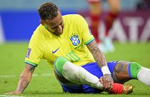 نيمار تعرض للإصابة في نهاية الشوط الأول من مواجهة البرازيل والأوروغواي