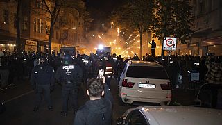 Tüntetőkkel csapott össze a rendőrség Berlinben 2023. október 18-án.