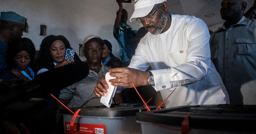 Liberia: close results, towards a second round of the presidential election