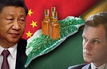 Hszi Csin-ping kínai elnök, néhány üveg rum, és Gabrielius Landsbergis litván külügyminiszter