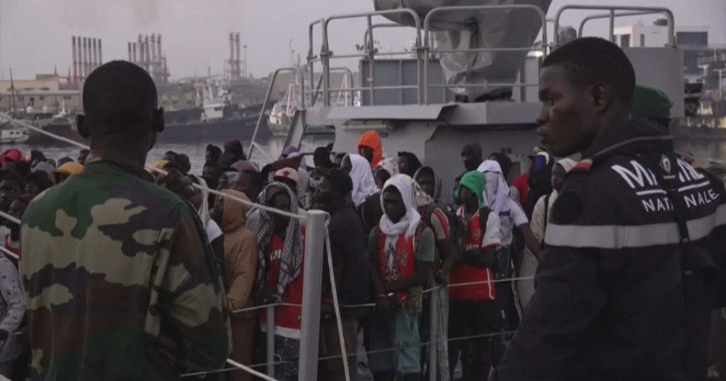 Senegal: navy intercepts two migrant boats