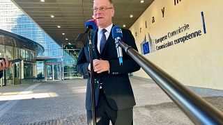 Navracsics Tibor az Európai Bizottság előtt tartott sajtótájékoztatót