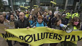Марш экоактивистов с участием Греты Тунберг во время энергетического форума в Лондоне, 19 октября 2023 года.
