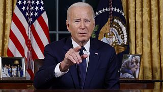 El presidente Joe Biden habla desde la Oficina Oval de la Casa Blanca el jueves 19 de octubre de 2023, en Washington, sobre la guerra en Israel y Ucrania.