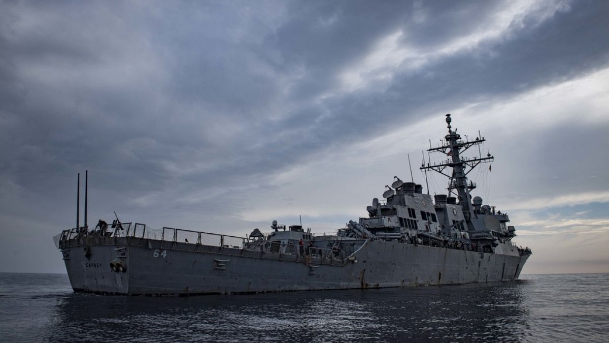 ABD Donanması'na ait USS Carney destroyeri