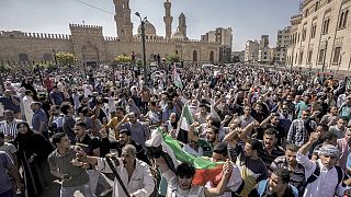 Mısır'da El Ezher camisinin önünde Gazze protestosu