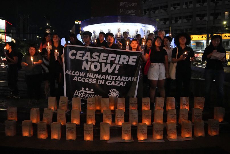 Filipinlerde toplanan bir grup, Gazze'ye insani yardıma izin verilmesini istedi