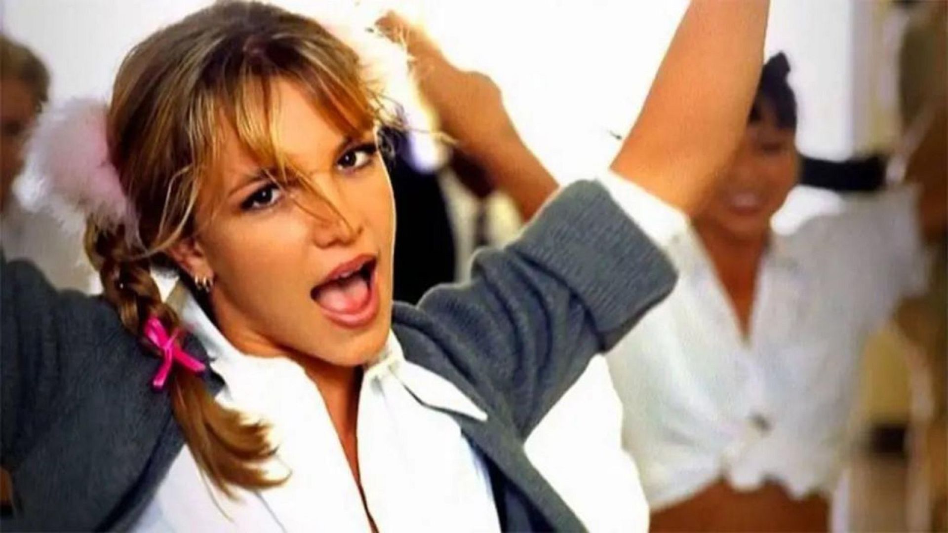 Culture ReView On this day in 1998, Britney Spears releases her first(02)