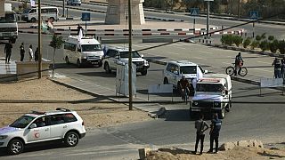 I veicoli delle Nazioni Unite in coda al valico di Rafah per il trasporto del materiale umanitario