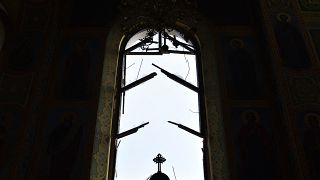 حجم الأضرار في كاتدرائية الشفاعة المقدسة في زابوريجيا بعد الضربات الصاروخية الروسية