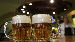 Paris'te rugby maçında bira içme rekoru kırıldı