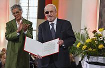 Der anglo-indische Schriftsteller Salman Rushdie erhält den Friedenspreis des deutschen Buchhandels